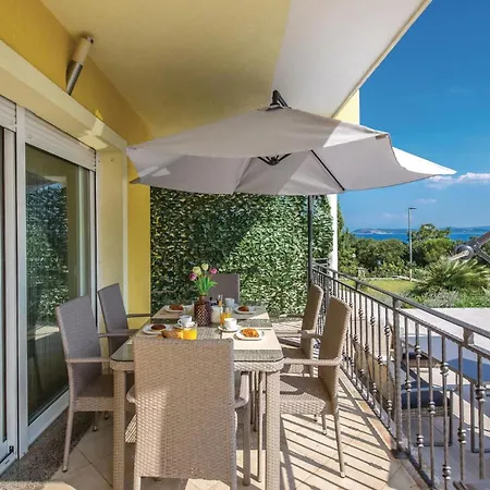Casa vacanze Awesome In With Wifi Kostrena